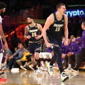九游娱乐登录入口-这下没疑问了！NBA谁效率高一目了然！詹姆斯排历史第四 库里落榜
